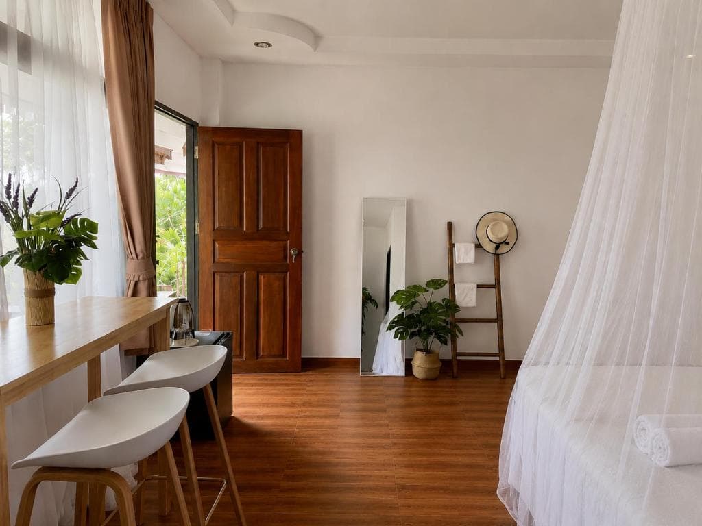 Deluxe Double Room with Side Sea View — photo 3