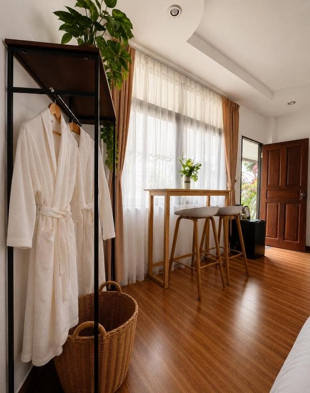 Deluxe Double Room with Side Sea View — photo 4